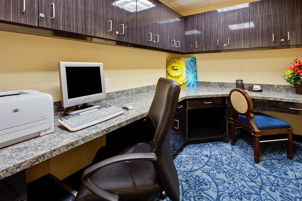 Hampton Inn & Suites Orlando-Apopka Forest City Business photo